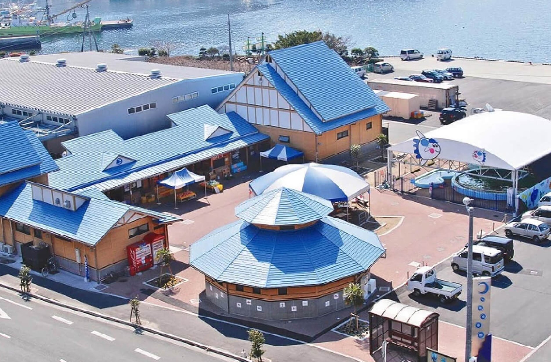 スポット みかめ海の駅　小桟橋 の写真 1
