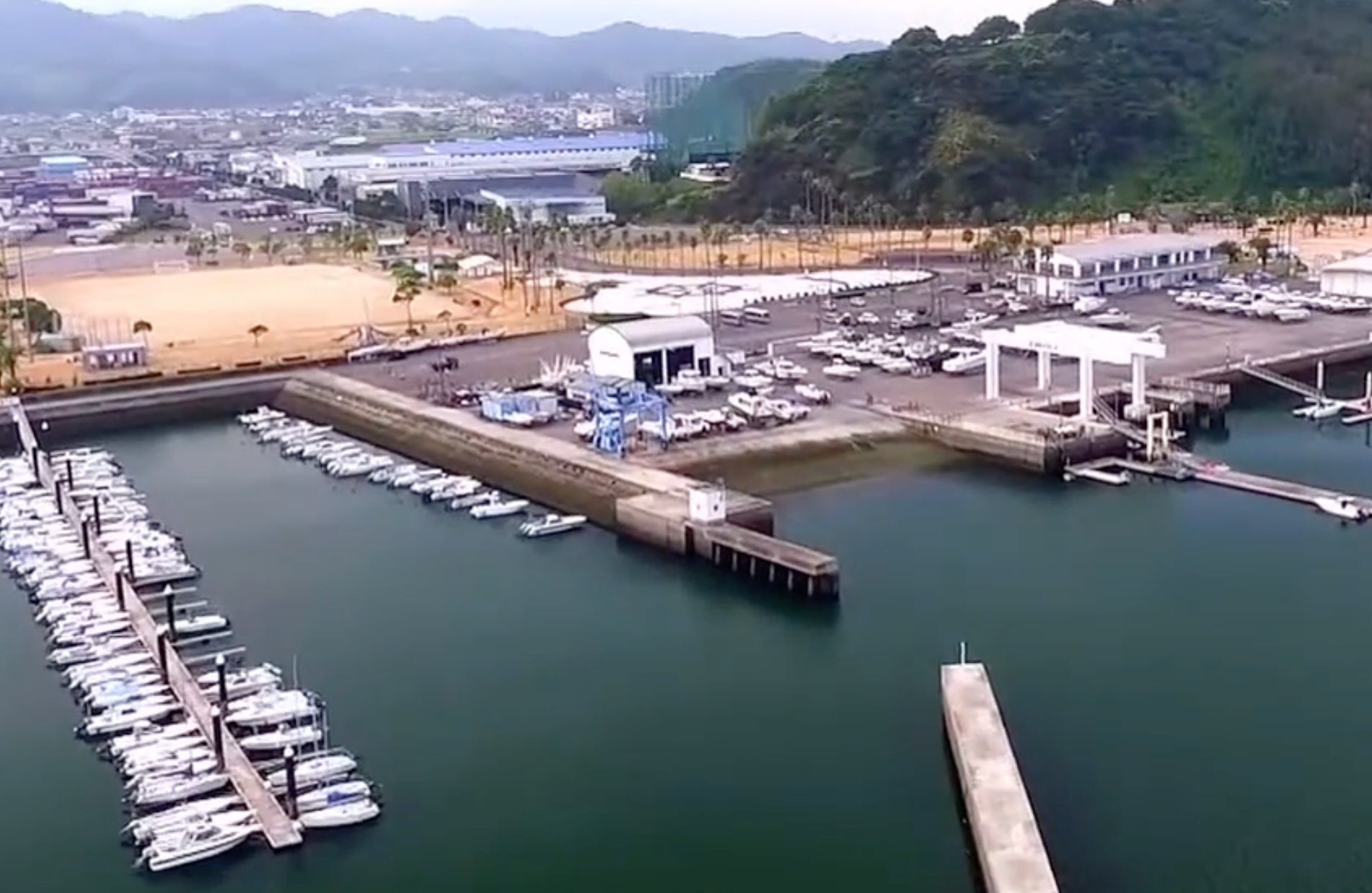 スポット 新居浜マリーナ の写真