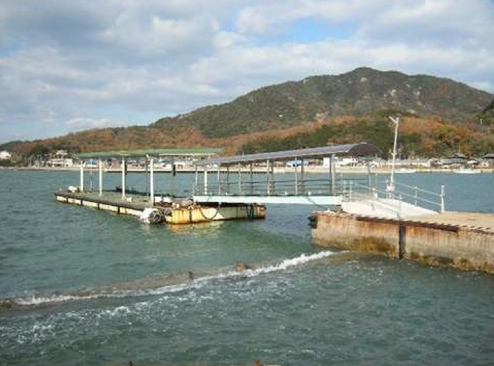 スポット 土庄港２号浮桟橋 の写真 1