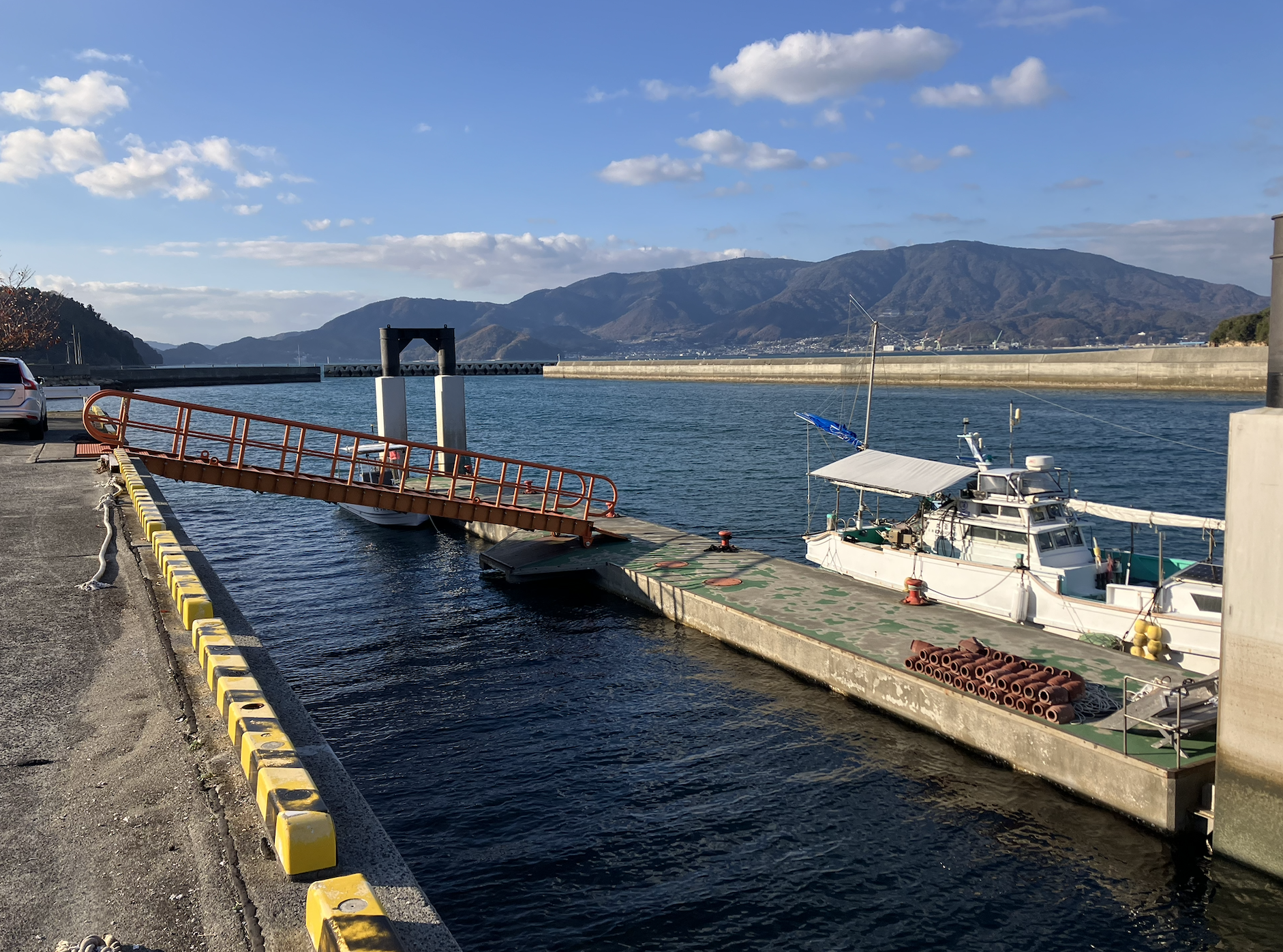 スポット 蒲刈漁港　浮桟橋左端 の写真 3